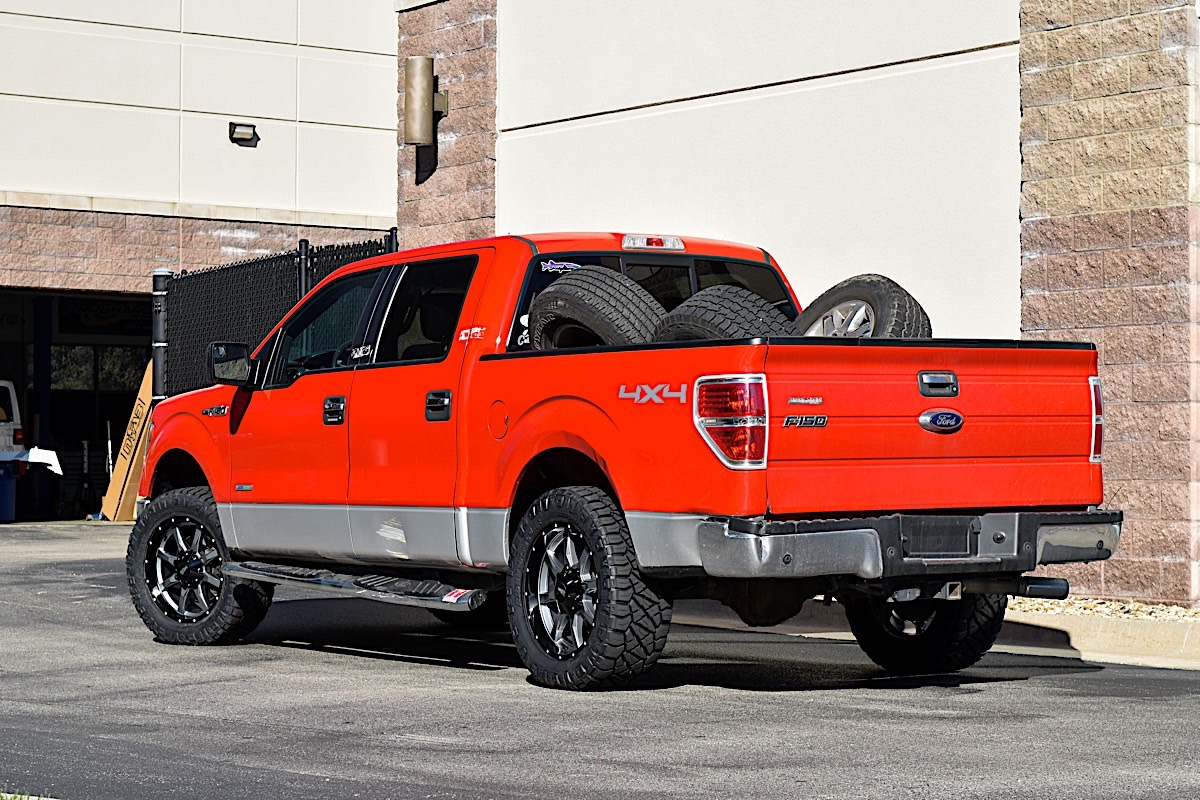 Ford F-150 with Moto Metal MO970